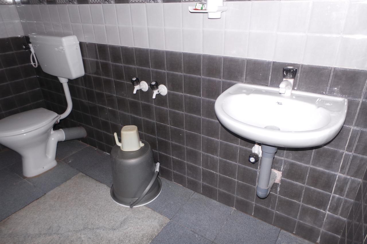 Iroomz Sri Vinayaka Comfort فيراجبيت المظهر الخارجي الصورة