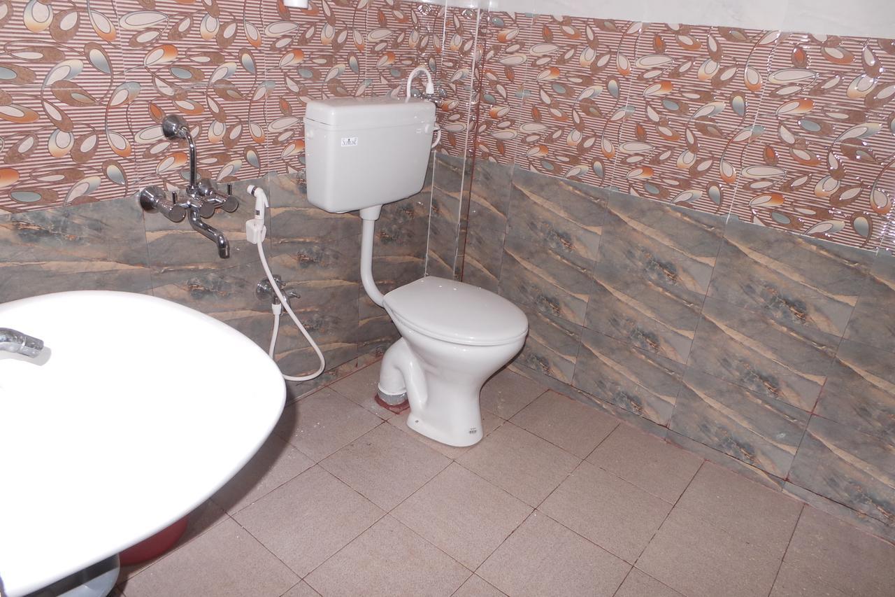 Iroomz Sri Vinayaka Comfort فيراجبيت المظهر الخارجي الصورة