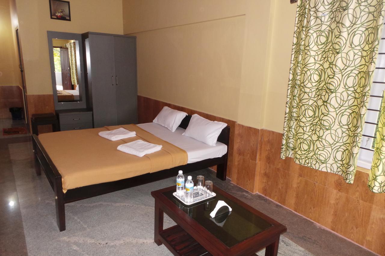 Iroomz Sri Vinayaka Comfort فيراجبيت المظهر الخارجي الصورة
