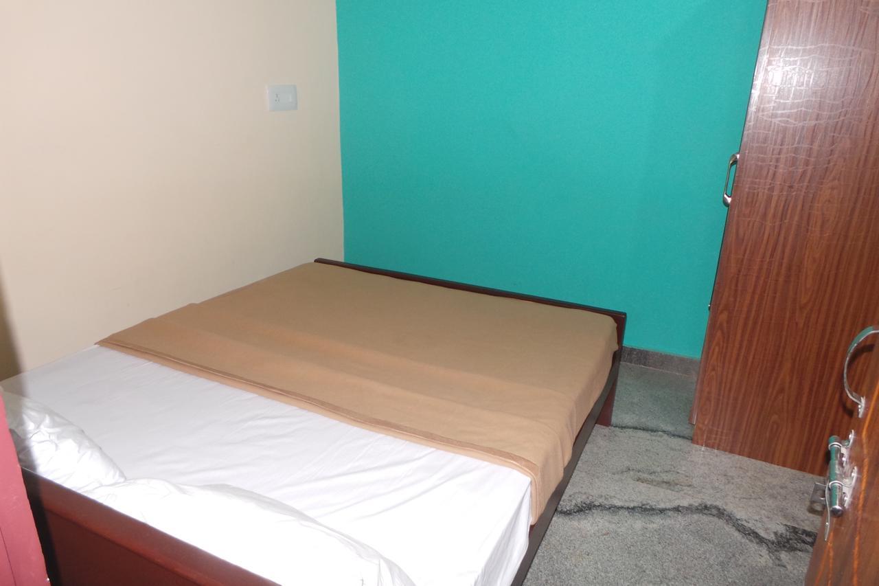 Iroomz Sri Vinayaka Comfort فيراجبيت المظهر الخارجي الصورة